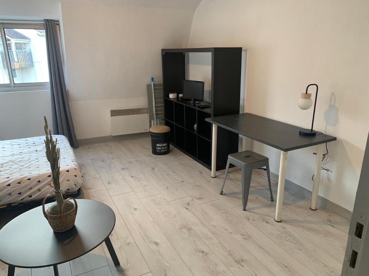 Joli Studio Avec Garage Prive Apartment Tarbes Bagian luar foto
